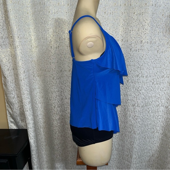 Magicsuit Magic 'Rita' Two Piece Ruffled Tankini Top Black Bottom, NWT,  Size 8 - Picture 2 of 3